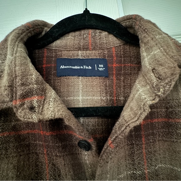 Abercrombie & Fitch Brown Flannel Button Up Long Sleeve Shirt - Picture 3 of 12